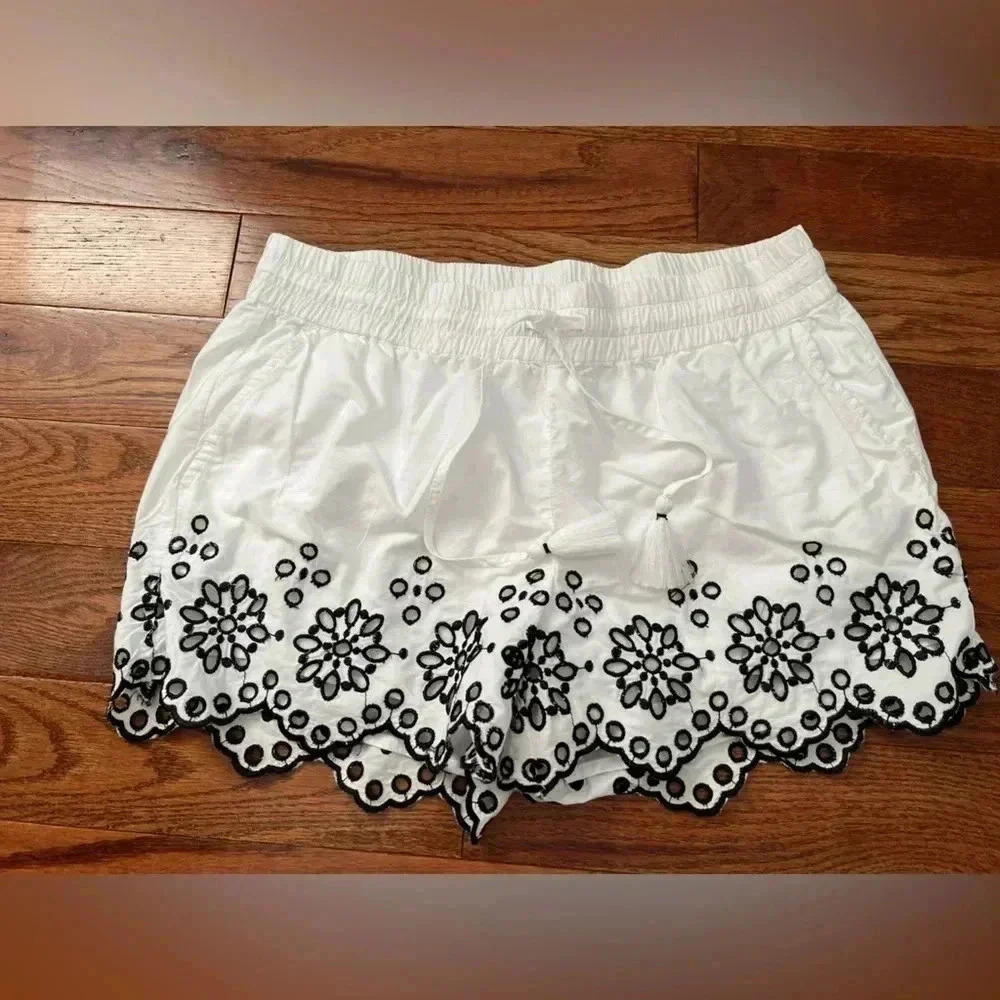 Vineyard Vines Women's Floral Eyelet Embroidered Pull-On Shorts Sz S